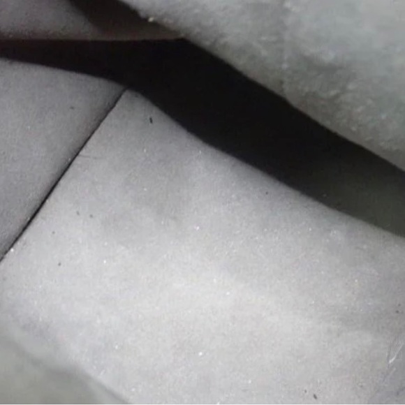 FENDI VITELLO LIBERTY PEARL F IS FENDI MINI MON TRESOR BUCKET BAG BLACK - Picture 9 of 9